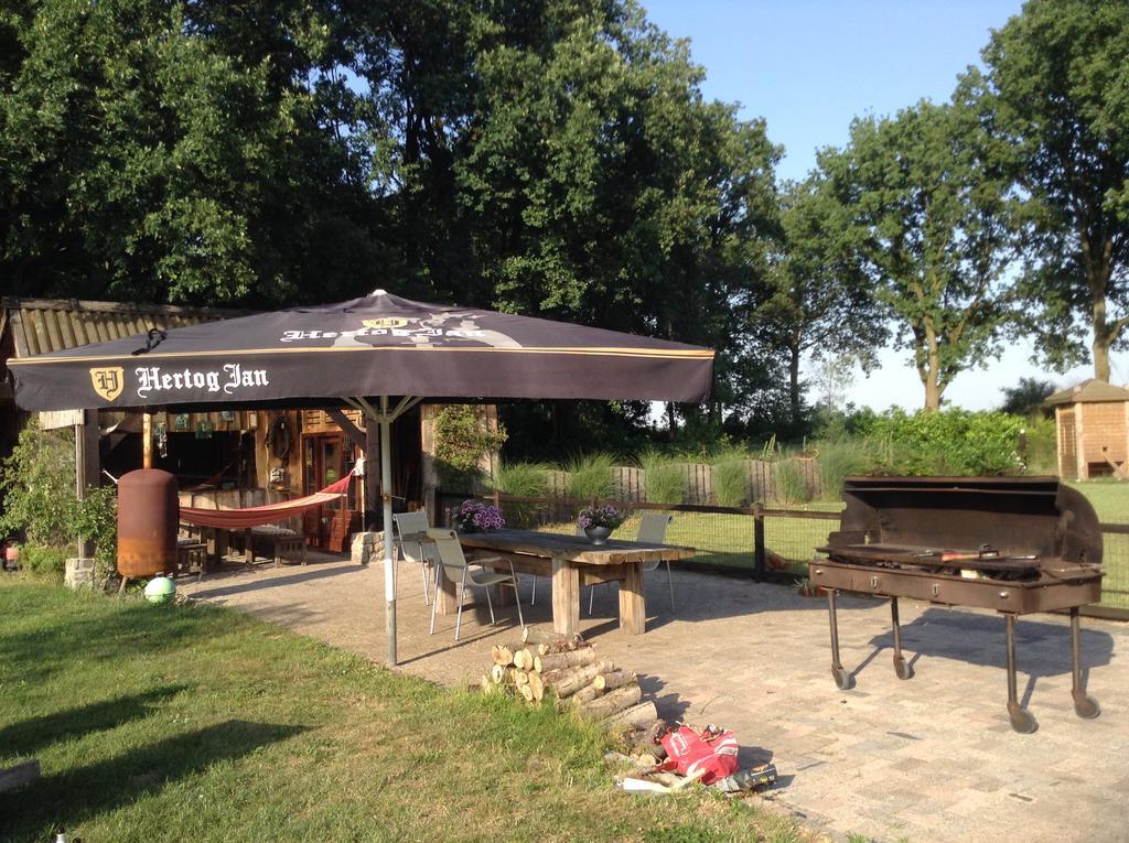 Bed En Boterham Hoeve Boord Ven Acomodação com café da manhã Eersel Exterior foto